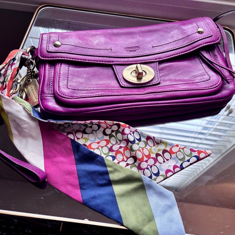 Vintage magenta Coach Women's Clutch